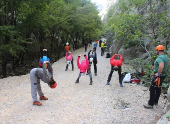 Treking-yoga-Paklenica-Adhara-Mountain-fit-ayurveda