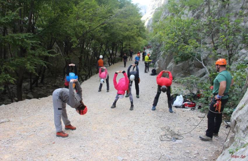 Treking-yoga-Paklenica-Adhara-Mountain-fit-ayurveda