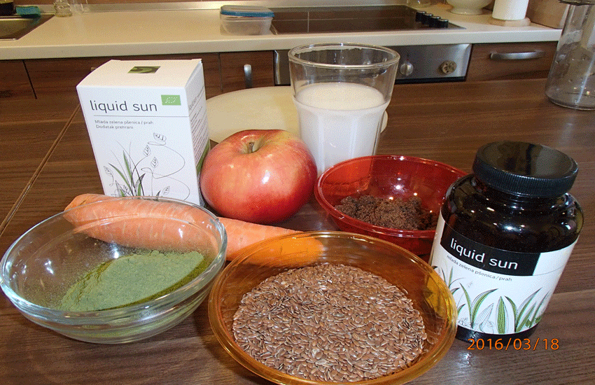 smoothie-zelena-pšenica-adhara-ayurveda-nutricionizam